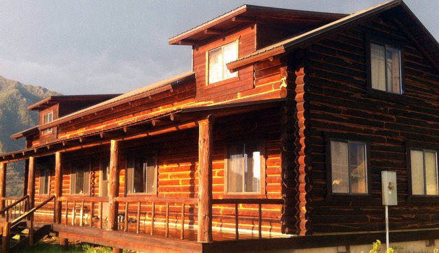 Madison River Retreat 30 Min to Yellowstone & Minutes to Madison River Fishing