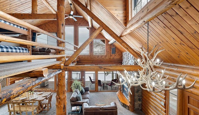 Majestic lake views on 20 private acres with hot tub