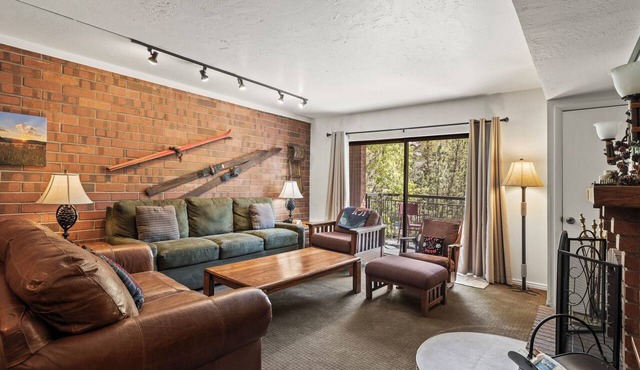 Managed by Park City Lodging-Walk to Main St and Town Lift-Common Hot Tub/Sauna