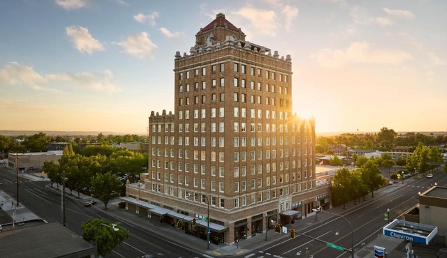 Marcus Whitman Hotel