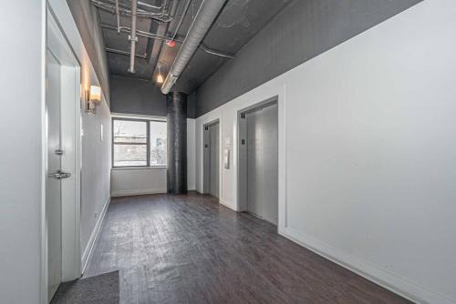 McCormick Place Spacious 3BR Family Heaven Suite with Optional Parking Sleeps 10 Guests Near Soldier Field and Field Museum