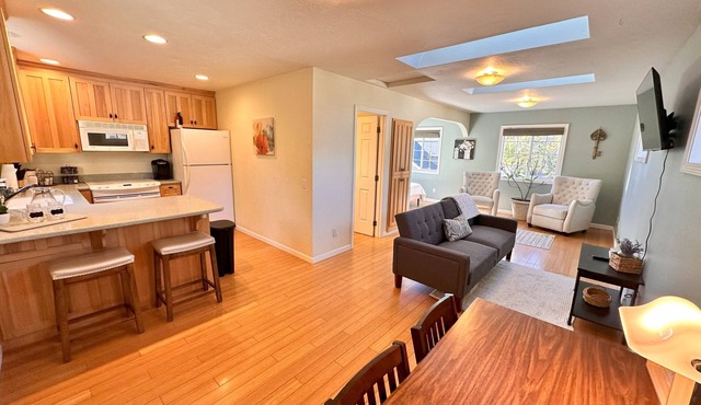 Medford Home and 2 Condos With Pool and Hot tub