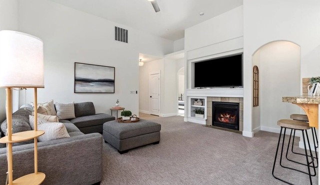 Meridian Patio Home with Games, Seasonal Pool, Close to EVERYTHING! Pet friendly