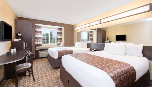 Microtel Inn & Suites by Wyndham Dickinson