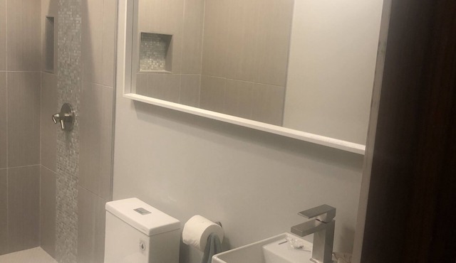 Mid term rental for business professions, close to hospitals.