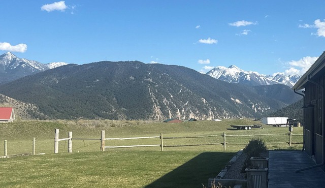 Million Dollar Views! Harley’s, Horse’s, ATV’S and campers welcome!