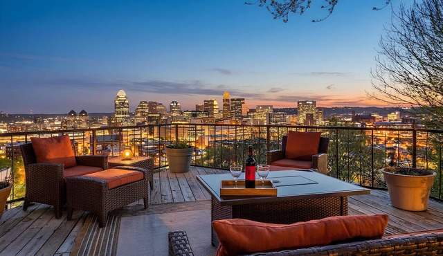 Mins To Downtown, Stadiums, Christ & Children's Hospital, Close to Universities