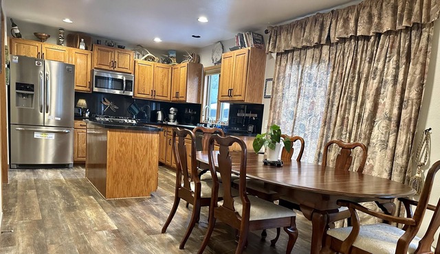 Minturn Home - Easy access to Vail and Beaver Creek 4 bedrooms & ample parking