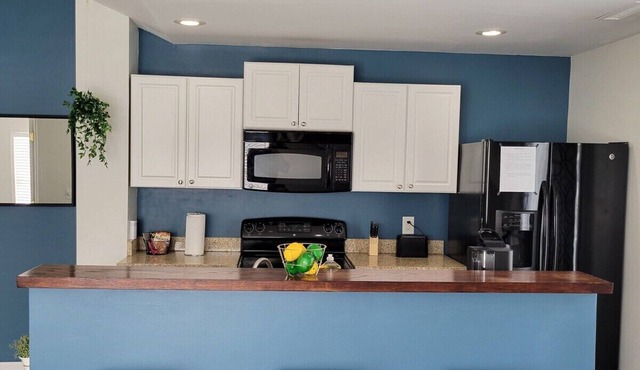Modern 1 Bd -5 Min to Downtown & IU Methodist!