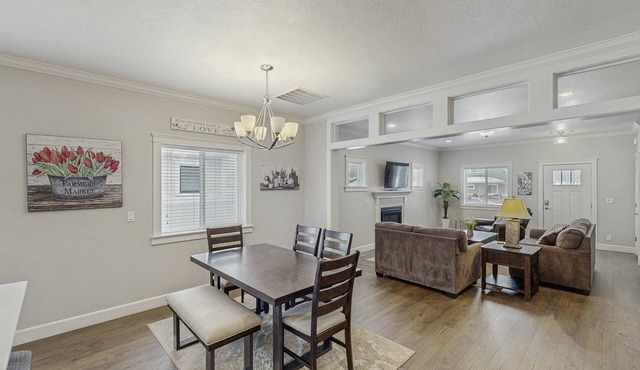 Modern 3BR Home, Walk to Downtown CDA