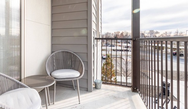 Modern Apartment in Prime Location (ID6812X22)