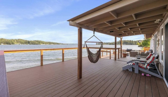 Modern Beachfront Cabin with Hot Tub and Kayaks