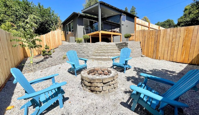 Modern Brand New Home 3br/3bth