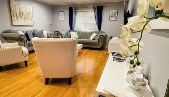 Modern comfortable 3Beds 2Baths near EWR airport in Elizabeth