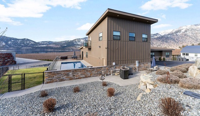Modern Home w/ Lake Chelan Views, Private Pool, Hut Tub, & Game Room