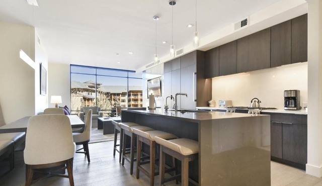 Modern & Luxurious 2 BR Residence- Ski in ski out! condo