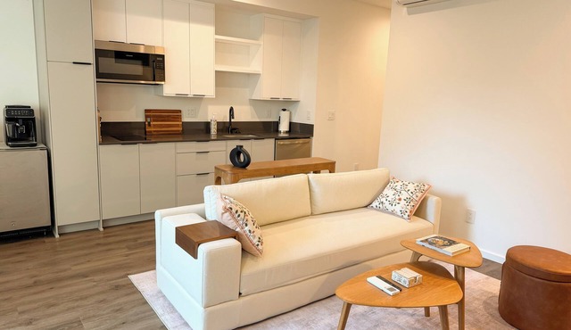 Modern Magnolia ADU- Easy access to downtown and stadiums