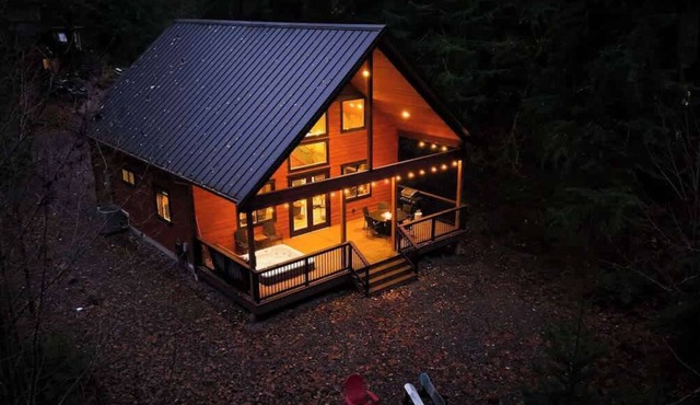 Modern Mountain Escape Hot Tub + Views