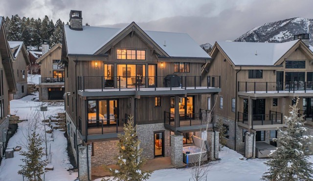 Modern Mountain House w/Private Hot Tub