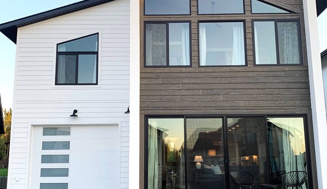 Modern, pet-friendly mountain house!