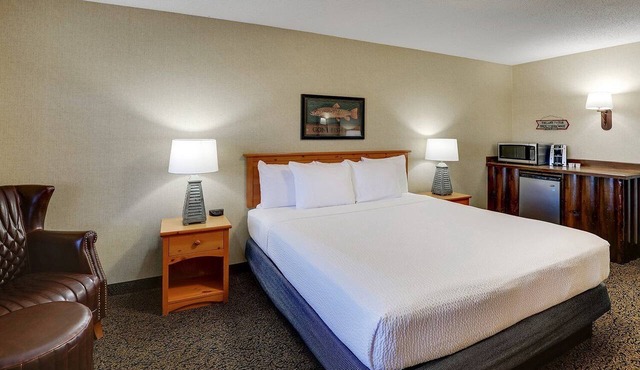 Modern Stay in Moline | 4.0 mi to Figge Art Museum | Downtown Attractions
