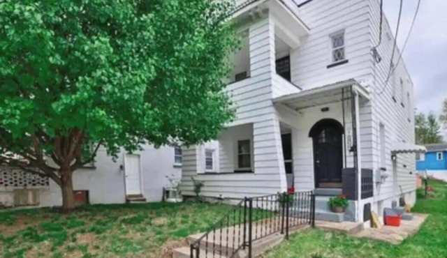 Modern Top Level Escape - Stylish, Clean and Central in Cincinnati
