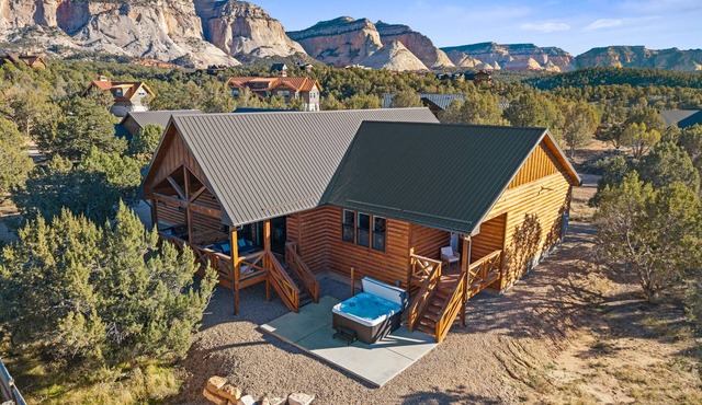 Moonlight Lodge | Private Hot Tub | Zion NP
