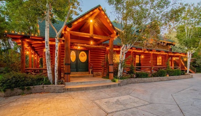 Moose & Bear Cabin at Timpanogos
