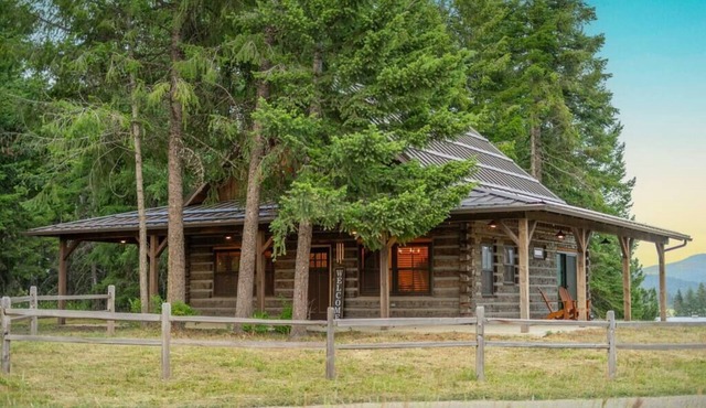 Moose Hollow Cabin, Near Moscow
