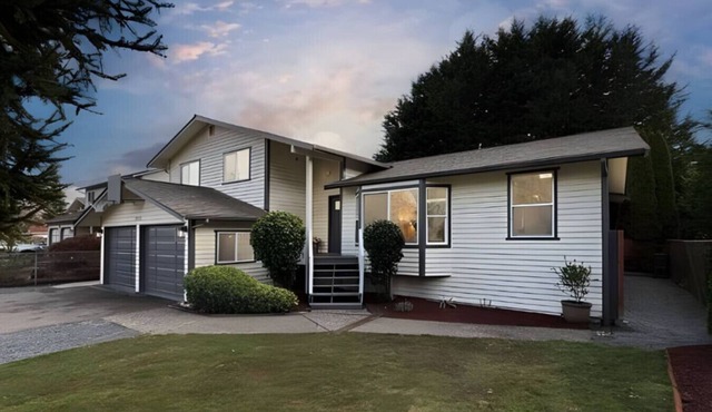 Morden 3BR house, w/firepit, A/C, Pets, King beds