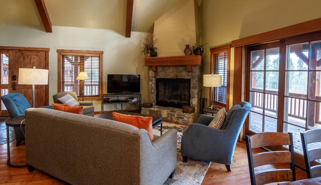 Mountain Chalet w/ Private Hot Tub and Gorgeous Meadow Views.