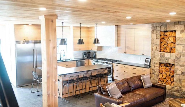 Mountain Modern Cabin 25 min from Yellowstone