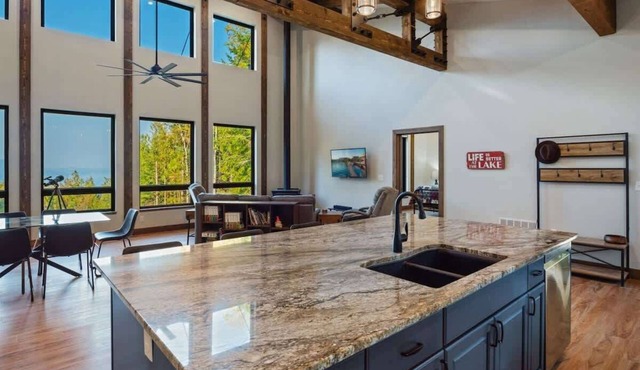 Mountain Modern Retreat | Sleeps 6 | Pet Friendly