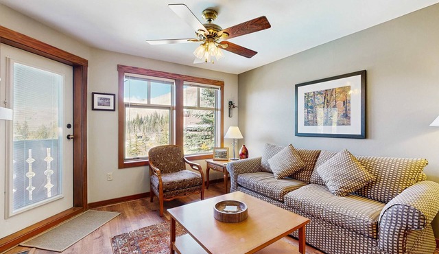 Mountainview Condo with Ski-In/Out Access, Club Solitude Access with Pool & Hot Tub