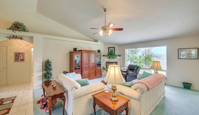Moyie Springs Home w/Views, Near Kootenay River!