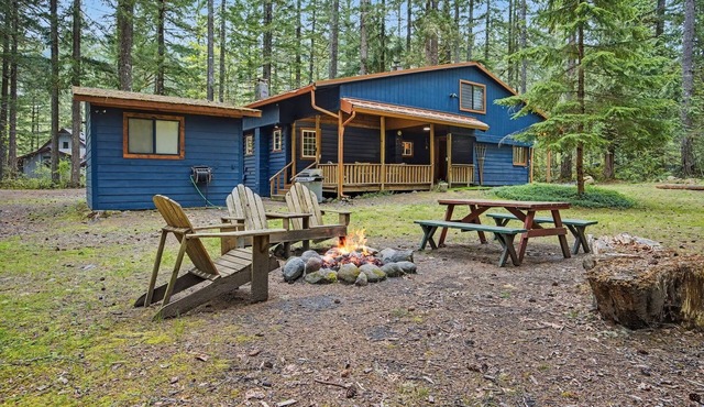 Mt Hood Cabin Sanctuary with Hot Tub, Pets Welcome