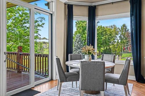 Mulligan Manor Golf Course Views Fun Amenities