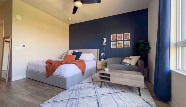Navy Nights & Scenic Feels | Sleek Studio Stay