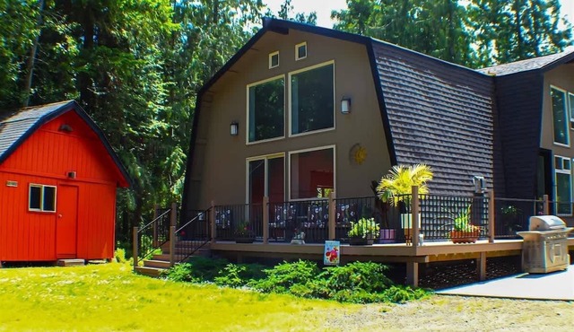 Near Downtown, GameLoft, Sleeps 8, Pets Welcome