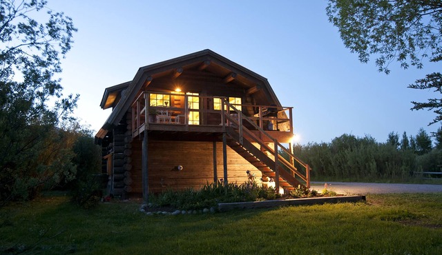 NetherCabin Quintessential Log Cabin 2 Bedrooms in Wilson, WY