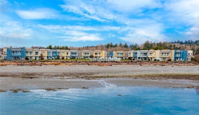 New! Beachfront Townhome with Outdoor Pool