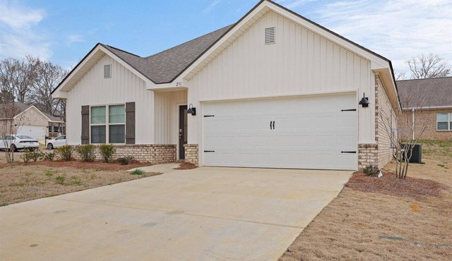 New Construction in a GREAT location close to Hospitals, Schools, Shopping