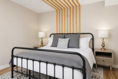 New! Cozy 1BR Upper Unit in the Heart of Roseville