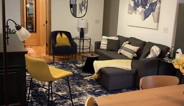 New Downtown 3 Bedroom Upstairs Flat with views
