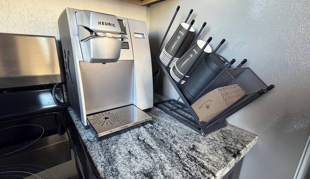 New Furnished 3+ Bedroom House Free WiFi-Parking close to Downtown & Crater Lake
