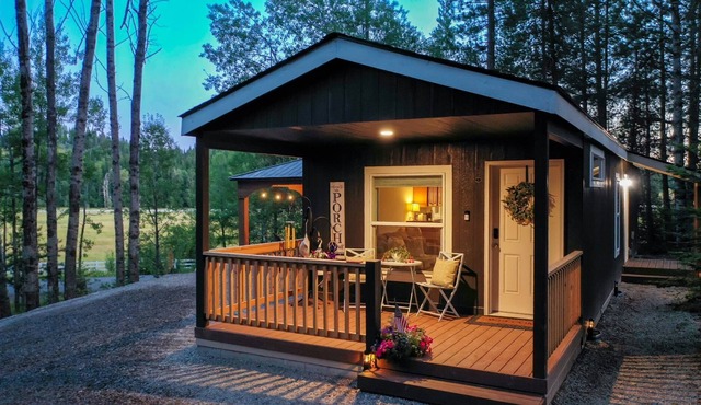 New tiny cabin: fire pit & cabana