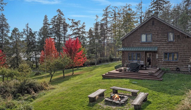 Newly Listed! Cabin-style home. (TFH)