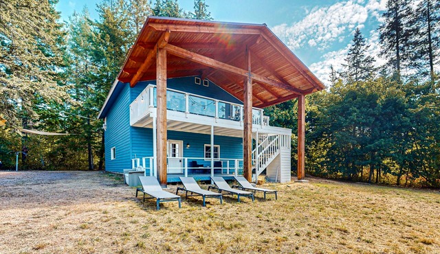 Newly Remodeled Cabin on Spirit Lake, Waterfront - Idaho