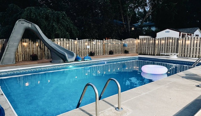 Newly Renovated with heated Pool, close to CWS, sleeps 12