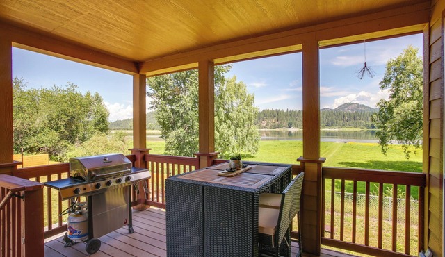 Newport Riverfront Home w/Deck + Fire Pit!